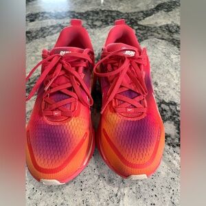 Nike Women’s Vomero Red-Orange-Pink Gradient Running Shoes